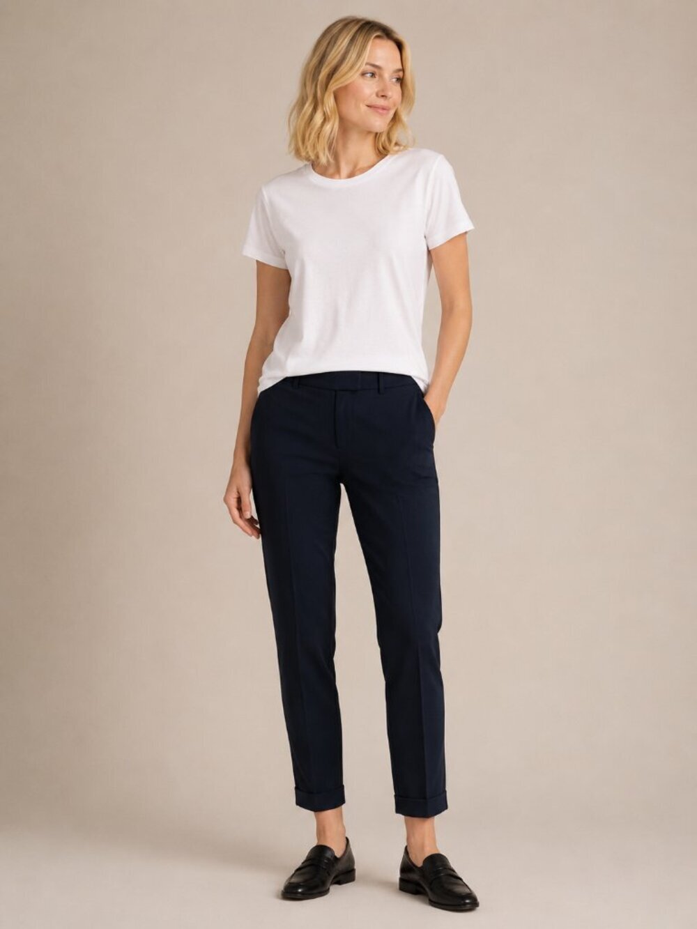 2/$30 White House Black Market The Slim Crop Black 0 #8817